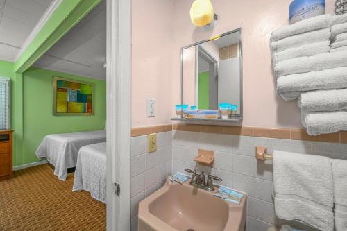 Madison Beach Motel