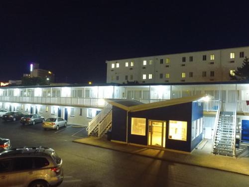 Cabana Motel