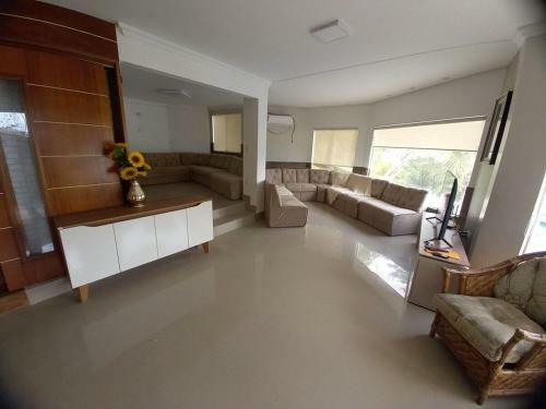 Casa C/ Piscina E Vista � Praia de Taquaras - Bc