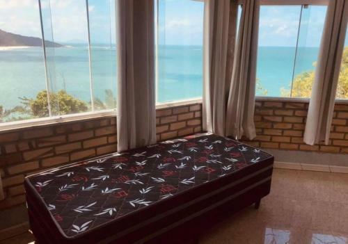 Casa C/ Piscina E Vista � Praia de Taquaras - Bc