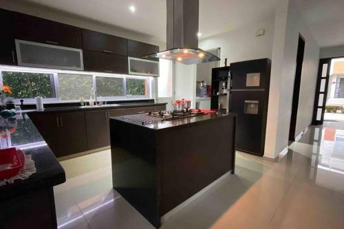 Casa San Isidro Con Elevador Ideal Para La 3 Edad