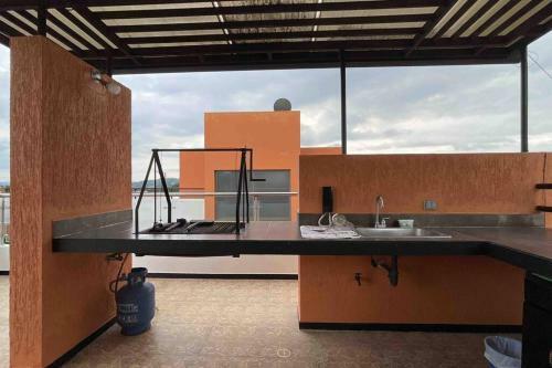 Casa San Isidro Con Elevador Ideal Para La 3 Edad