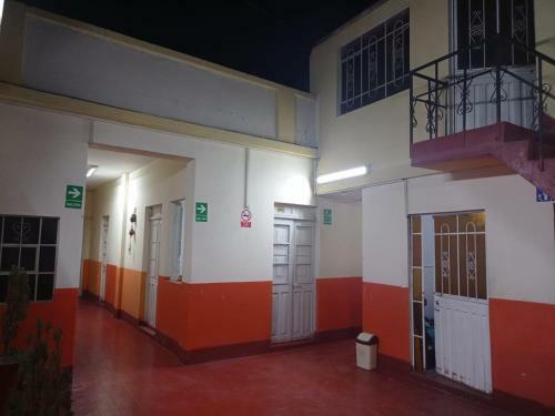 Posada Kuti�a House