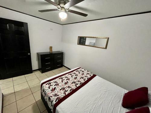 Apartamentos Cielo #7, Airport Juan Santamar�a