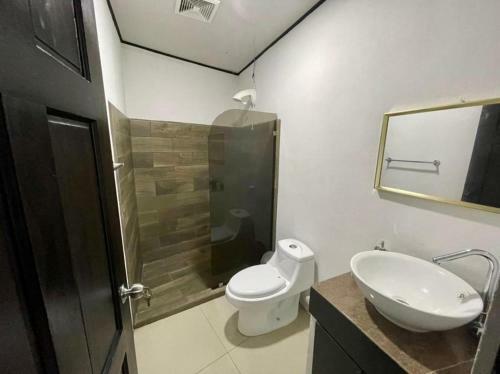 Apartamentos Cielo #1, Airport Juan Santamar�a