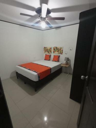 Apartamentos Cielo #2, Airport Juan Santamar�a