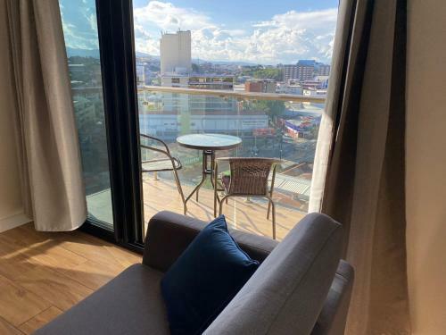 Hermoso Y Amplio Apartamento, 2 Habitaciones.