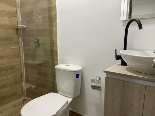Aparta Suites 503 Granada Cali