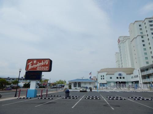 Thunderbird Beach Motel