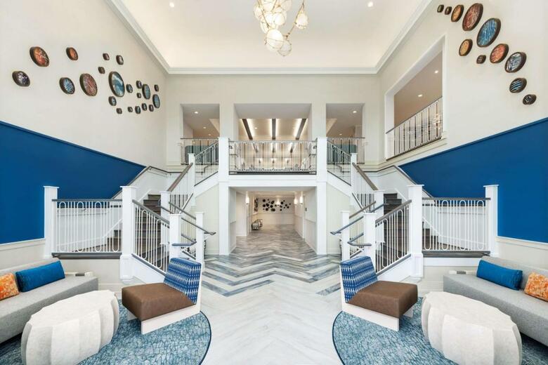 Dunes Manor Hotel