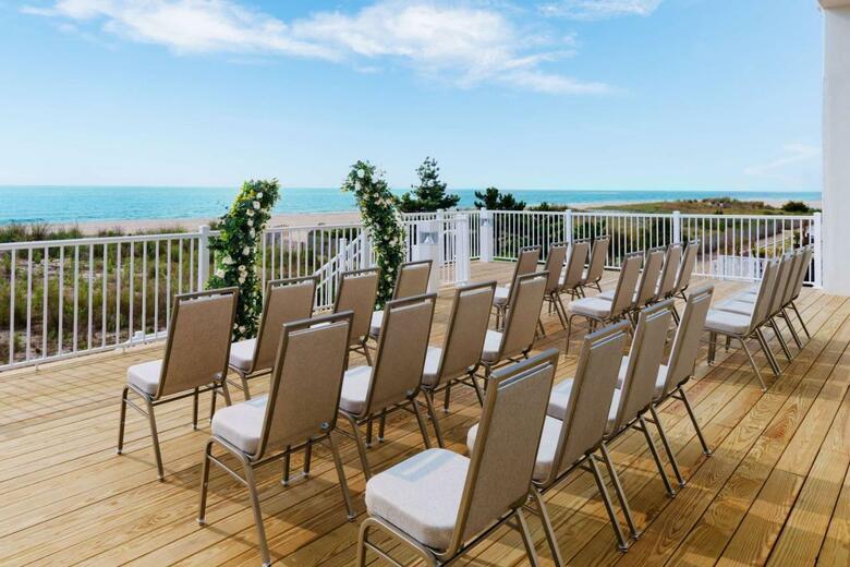 Dunes Manor Hotel