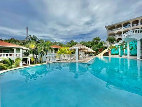 Apartamento Hermit Crab Villa 3b @sunset Villas, West End.