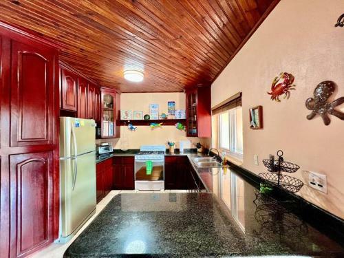 Apartamento Hermit Crab Villa 3b @sunset Villas, West End.