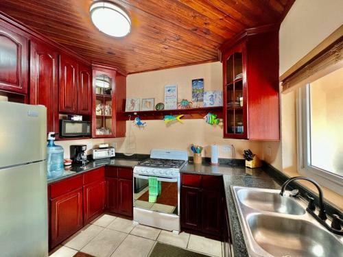 Apartamento Hermit Crab Villa 3b @sunset Villas, West End.