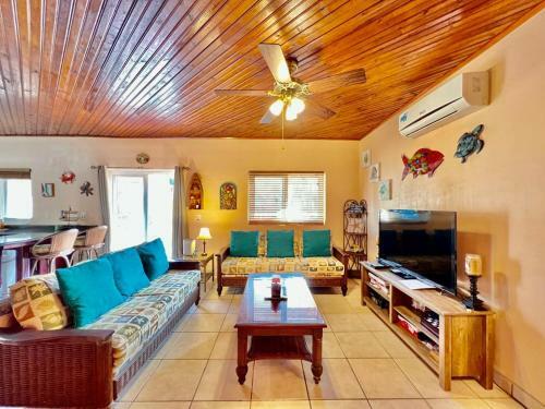 Apartamento Hermit Crab Villa 3b @sunset Villas, West End.