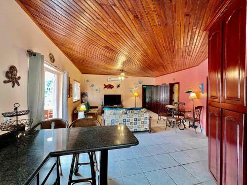 Apartamento Hermit Crab Villa 3b @sunset Villas, West End.