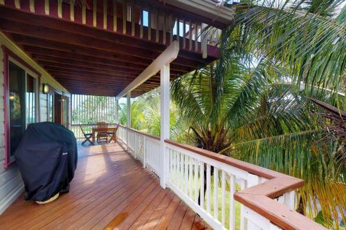 Island Breeze Villa @turtle Crossing, West Bay