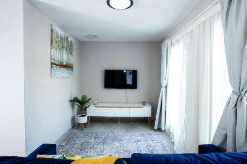 Apartamento Lovely, Modern 2-bedroom Flat With A Pool & Bbq