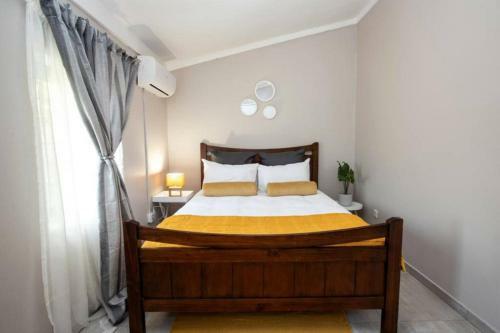 Apartamento Lovely, Modern 2-bedroom Flat With A Pool & Bbq