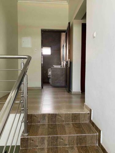 3-bedroom Entire House, With Parking On Premises