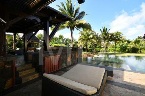 Villa Corallia, Tropical Mansion