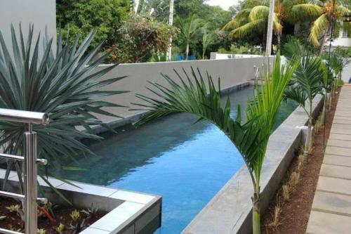 Modern And Cosy Condo: Westwood Apartments