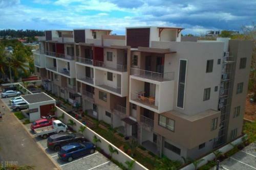 Modern And Cosy Condo: Westwood Apartments