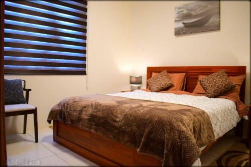 Modern And Cosy Condo: Westwood Apartments