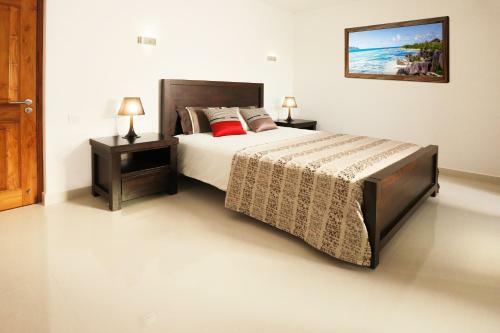 Villa Modern 4 Bedroom House With Private Pool & Views
