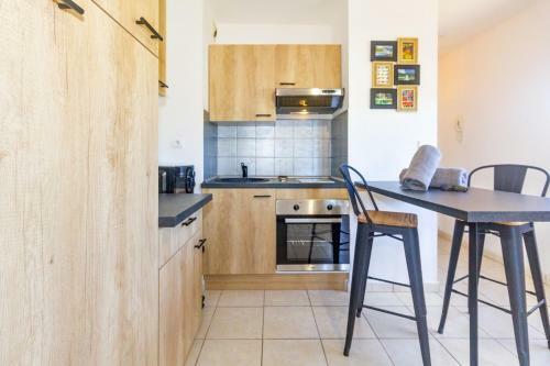 Apartamento Sunny - Studio R�nov� � 2 Pas Du Lagon de L'hermitage