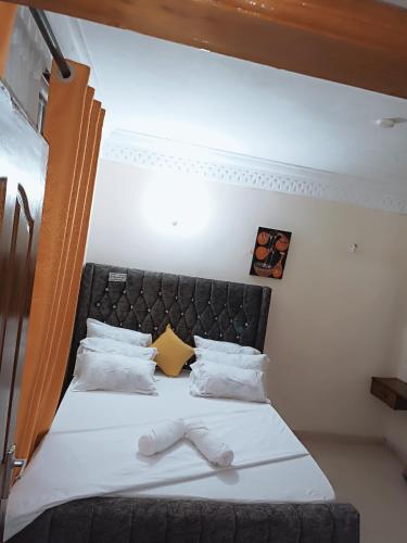 The Eagles Homestay.