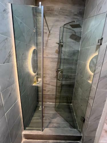 Five Star Luxury Apartments