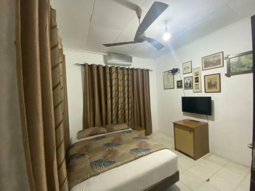 Arch Housing Unit
