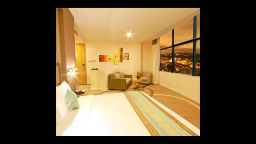 Hostal Room In Bb - Prideinn Azure Hotel Nairobi 2