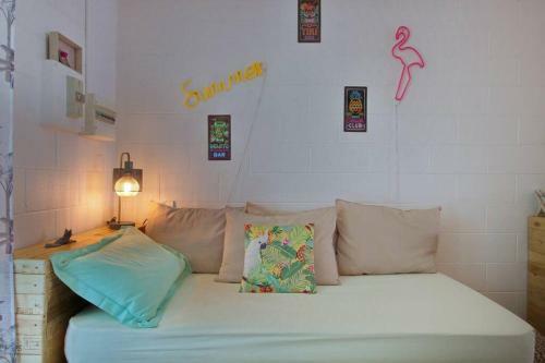 Kaz Loukina - � 50m de La Plage Des Roches Noires