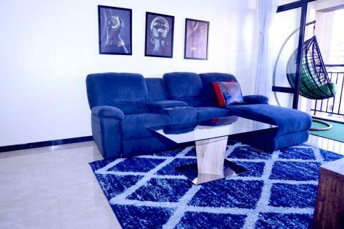Stylish And Luxe 2 Bedroom Apartment- Waa Homes