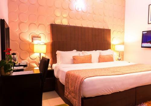 The Cromwell Courtyard Hotel Ltd