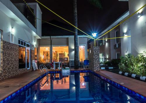 The Cromwell Courtyard Hotel Ltd