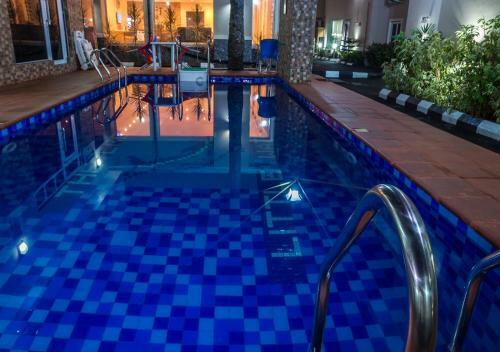 The Cromwell Courtyard Hotel Ltd