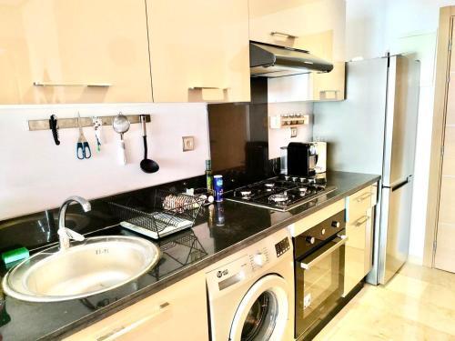 Apartamento Sunny Balcony Appart Near Beach (2 Min )