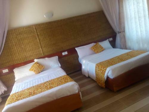 Tooro Fairway Hotel