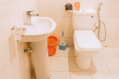 Tooro Fairway Hotel