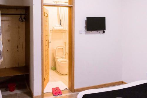 Tooro Fairway Hotel