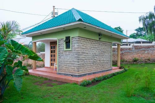Tooro Fairway Hotel
