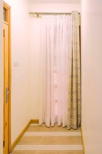 Tooro Fairway Hotel