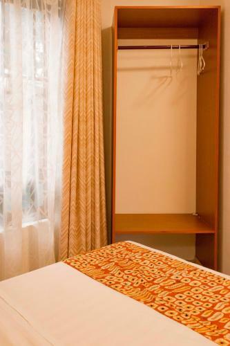 Tooro Fairway Hotel