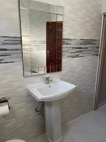 Spacious And Harmonious 2 Bedroomed Apartment
