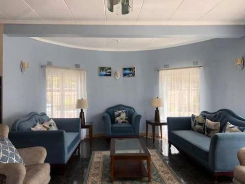 Cheerful 4 Bedroom Villa With Pool