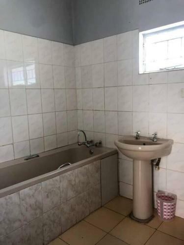 Cheerful 4 Bedroom Villa With Pool
