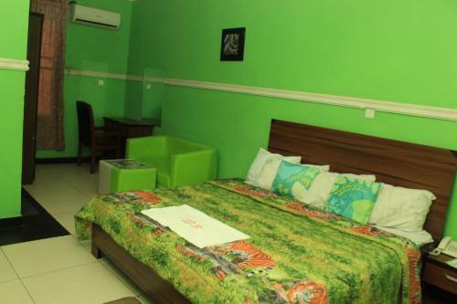 Chirozz Hotels & Suites